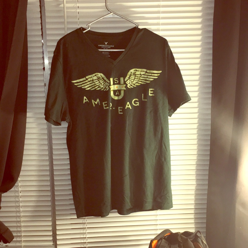 American Eagle Outfitters Classic fit